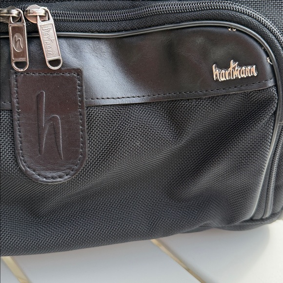 HARTMANN SMALL CARRY ON COSMETIC, TOILETRY BAG BLACK NILON WITH STRAP - Picture 7 of 14